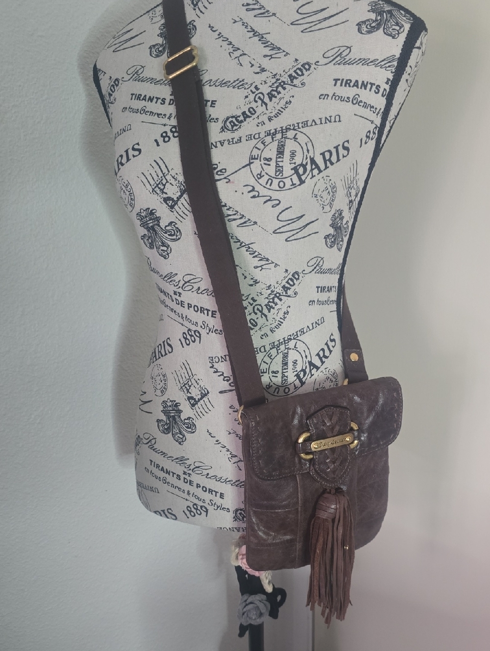 Juicy Couture Vintage Dark Brown Leather W/ Gold Hardware Crossbody Bag (EUC)✨️